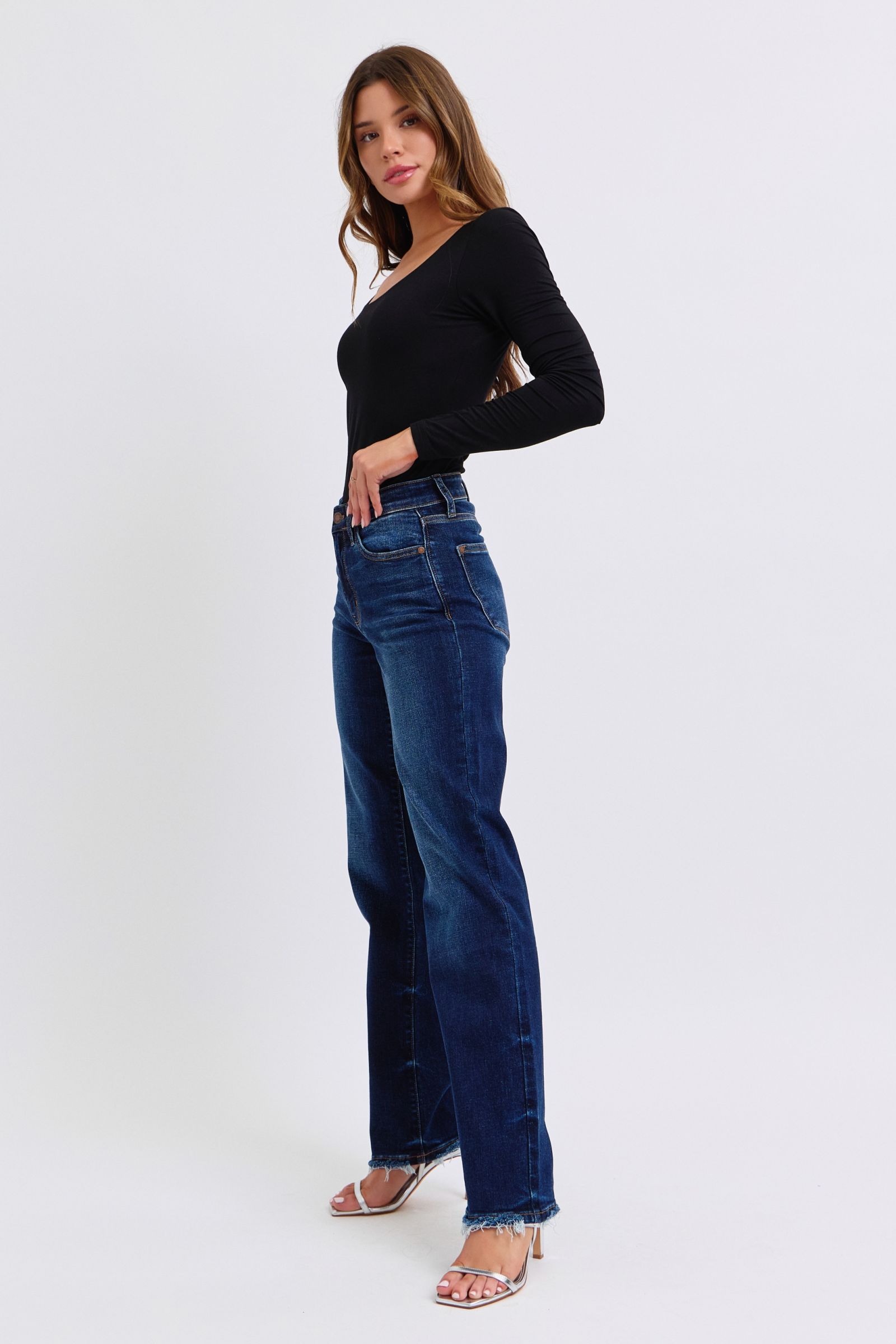 Judy Blue Full Size Raw Hem Straight Leg JeansRaw Hem Straight Leg Jeans are a versatile and timeless addition to your wardrobe. The raw hem adds a touch of edge, while the straight leg style offers a flatteringJudy Blue Full Size Raw Hem Straight Leg JeansPantsJudy Blue Full Size Raw Hem Straight Leg Jeans