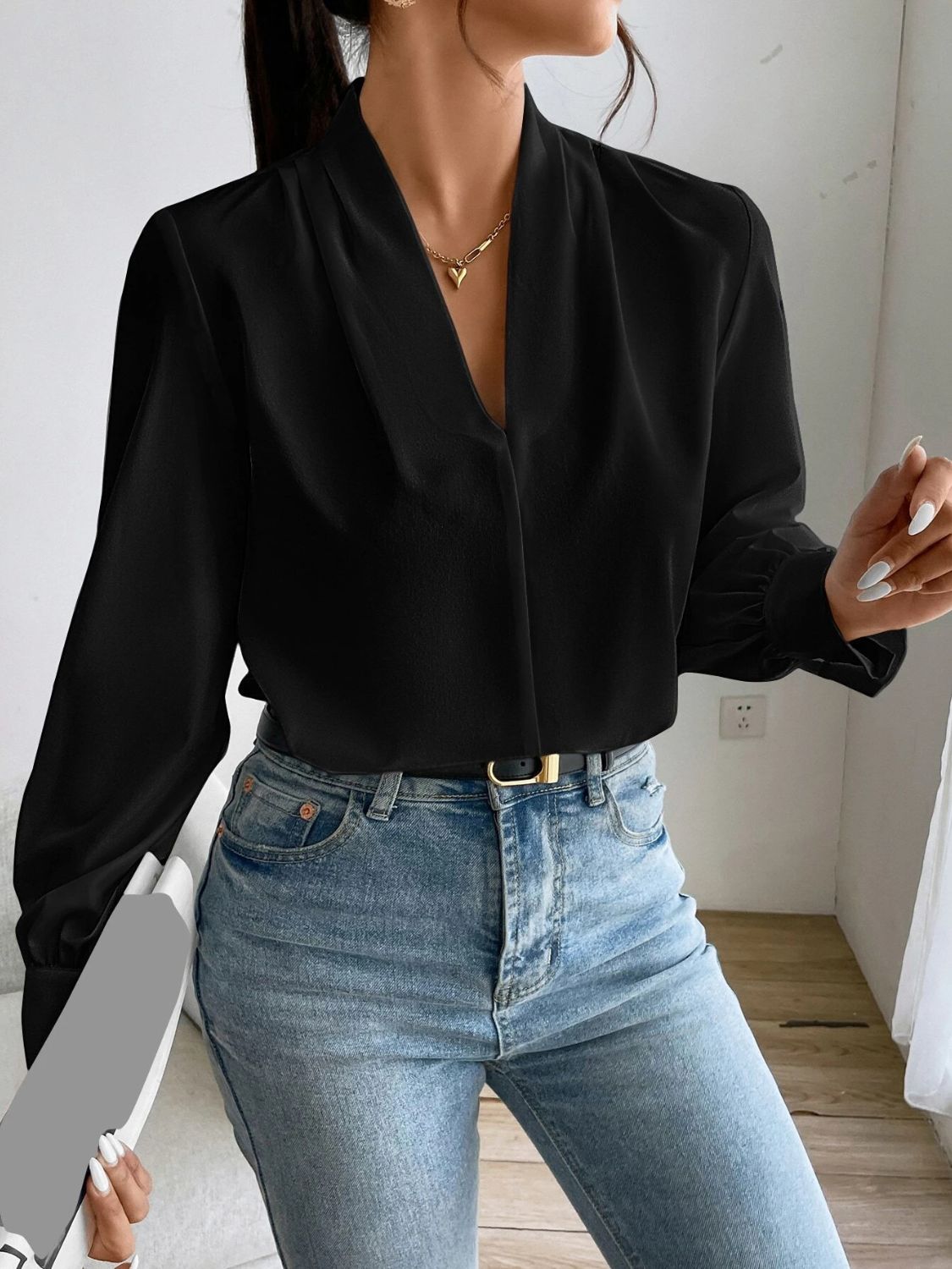 V Neck Long Sleeve TopFeatures: Basic style
Sheer: Opaque
Stretch: No stretch
Material composition: 100% polyester
Care instructions: Machine wash cold. Tumble dry low.
Imported
Product MNeck Long Sleeve TopTee ShirtNeck Long Sleeve Top