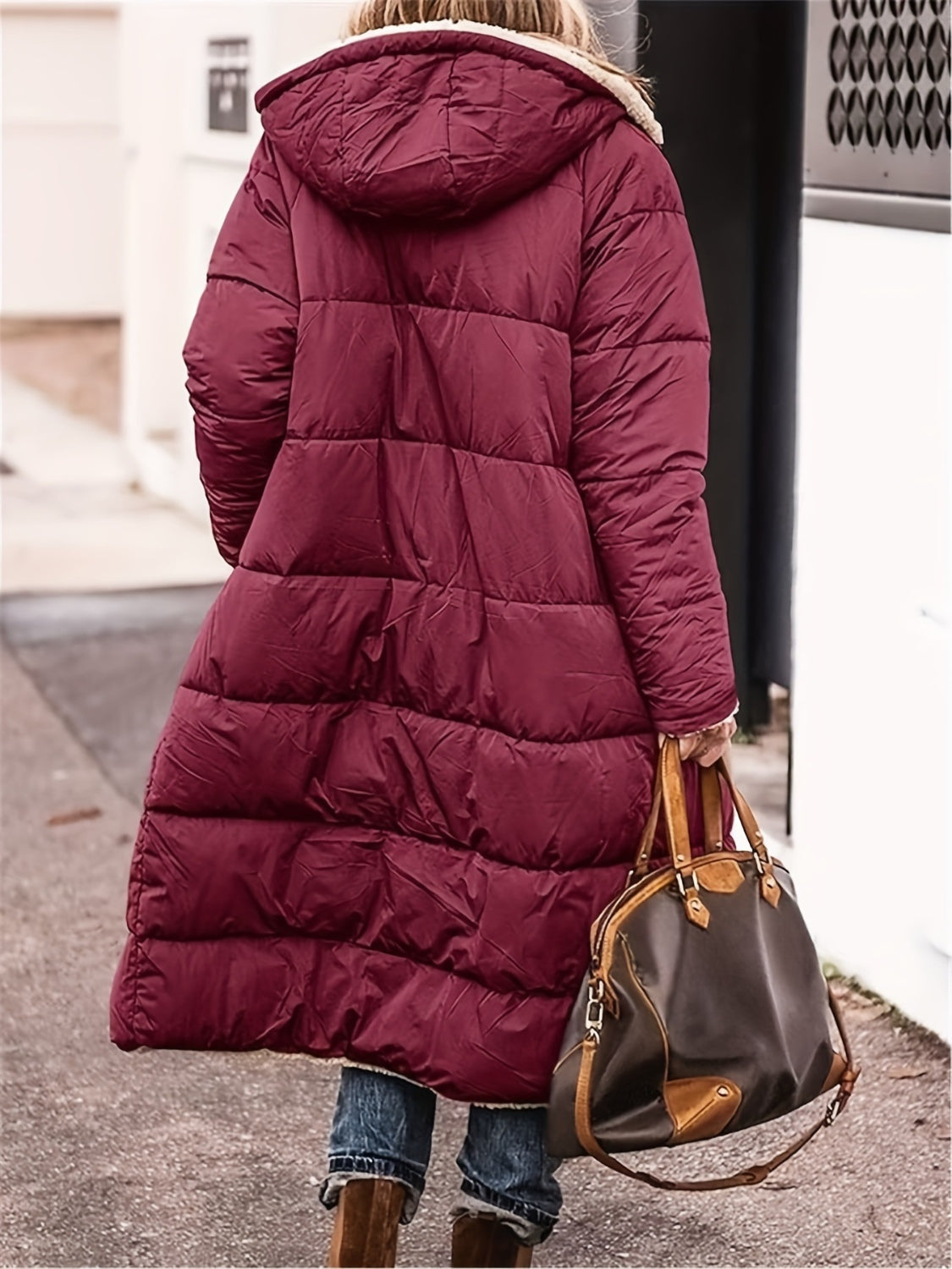 Full Size Zip Up Sherpa Hooded CoatFeatures: Basic style
Thickness: Normal
Body: Not lined
Material composition: 100% polyester
Care instructions: Machine wash cold. Tumble dry low.
Imported
Product MFull Size ZipFull Size Zip