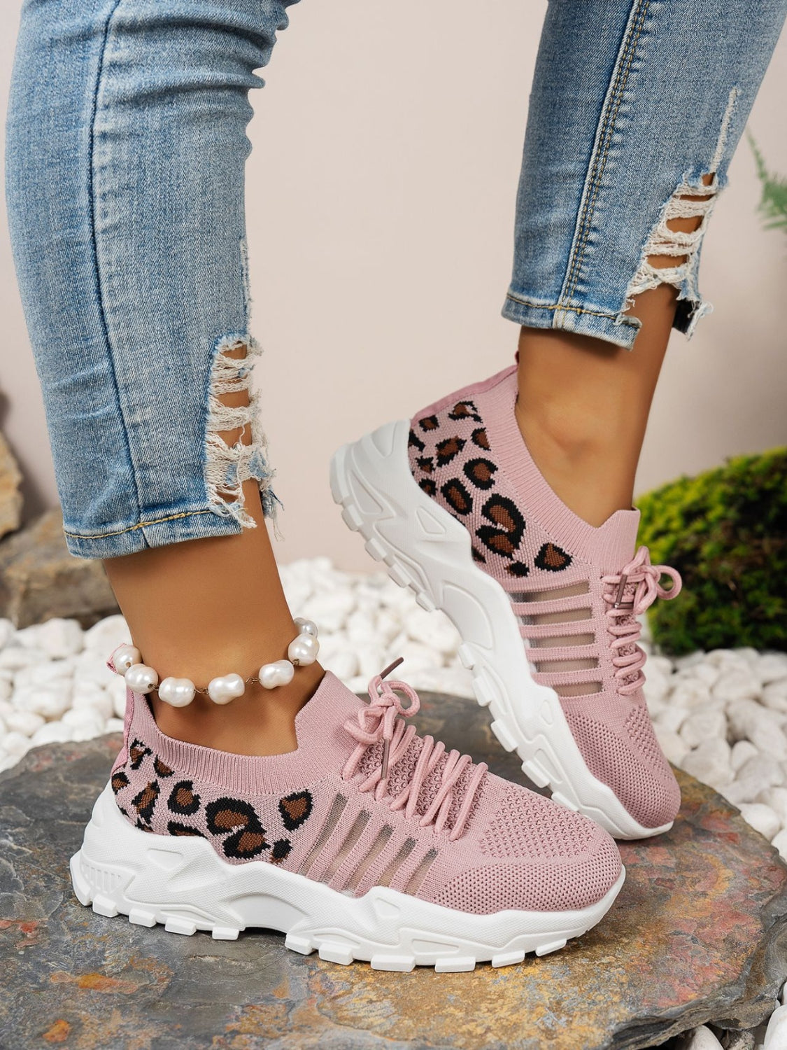 Cutout Leopard Lace Up Mesh AthleticIncludes: Box not included
Heel height: Flats
Material: Rubber, Mesh, PU
Imported
Product Measurements (Measurements by inches) &amp; Size Conversion

Size
Foot lengCutout Leopard LaceCutout Leopard Lace