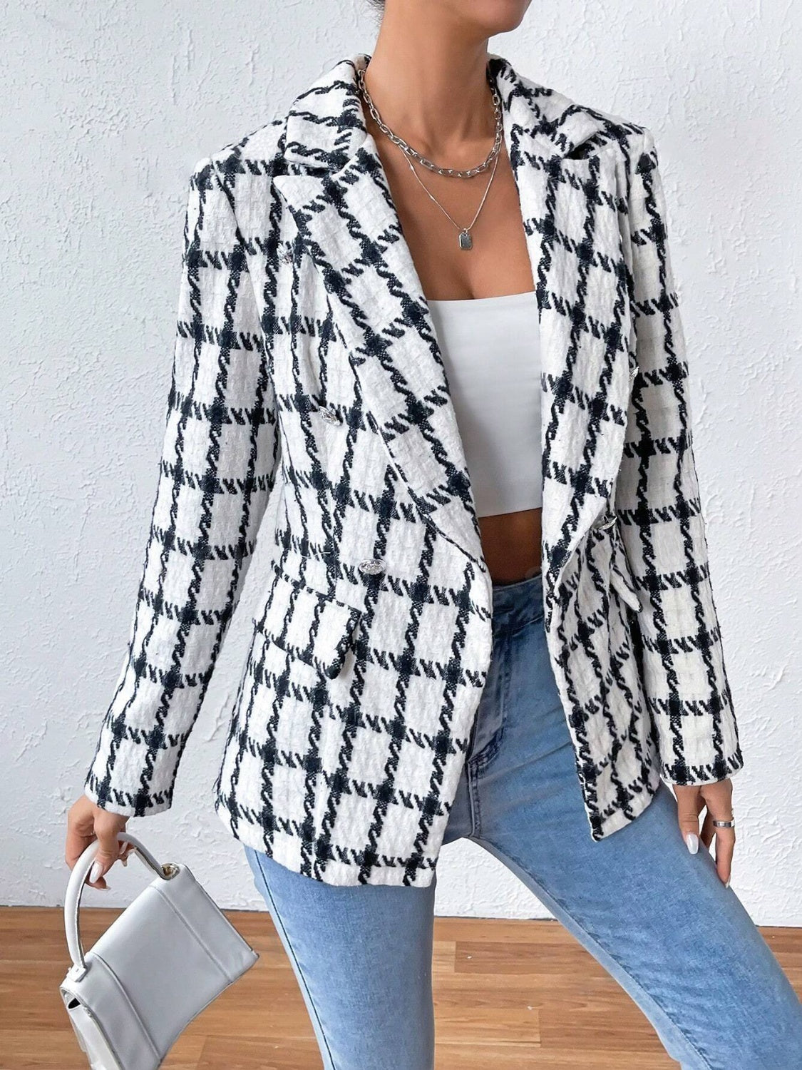 Lapel Collar Long Sleeve Blazer with PocketsFeatures: Basic style
Thickness: Normal
Body: Not lined
Material composition: 100% polyester
Care instructions: Machine wash cold. Tumble dry low.
Imported
Product MLapel Collar Long Sleeve BlazerLapel Collar Long Sleeve Blazer