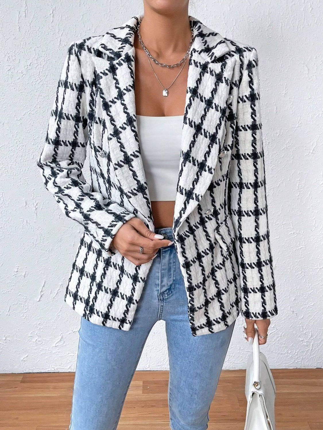 Lapel Collar Long Sleeve Blazer with PocketsFeatures: Basic style
Thickness: Normal
Body: Not lined
Material composition: 100% polyester
Care instructions: Machine wash cold. Tumble dry low.
Imported
Product MLapel Collar Long Sleeve BlazerLapel Collar Long Sleeve Blazer