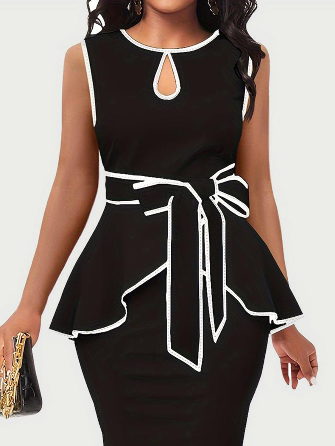 Plus Size Cutout Contrast Sleeveless DressFeatures: Cutout
Sheer: Opaque
Stretch: Slightly stretchy
Body: Not lined
Material composition: 95% polyester, 5% spandex
Care instructions: Machine wash cold. TumblSize Cutout Contrast Sleeveless DressSize Cutout Contrast Sleeveless Dress