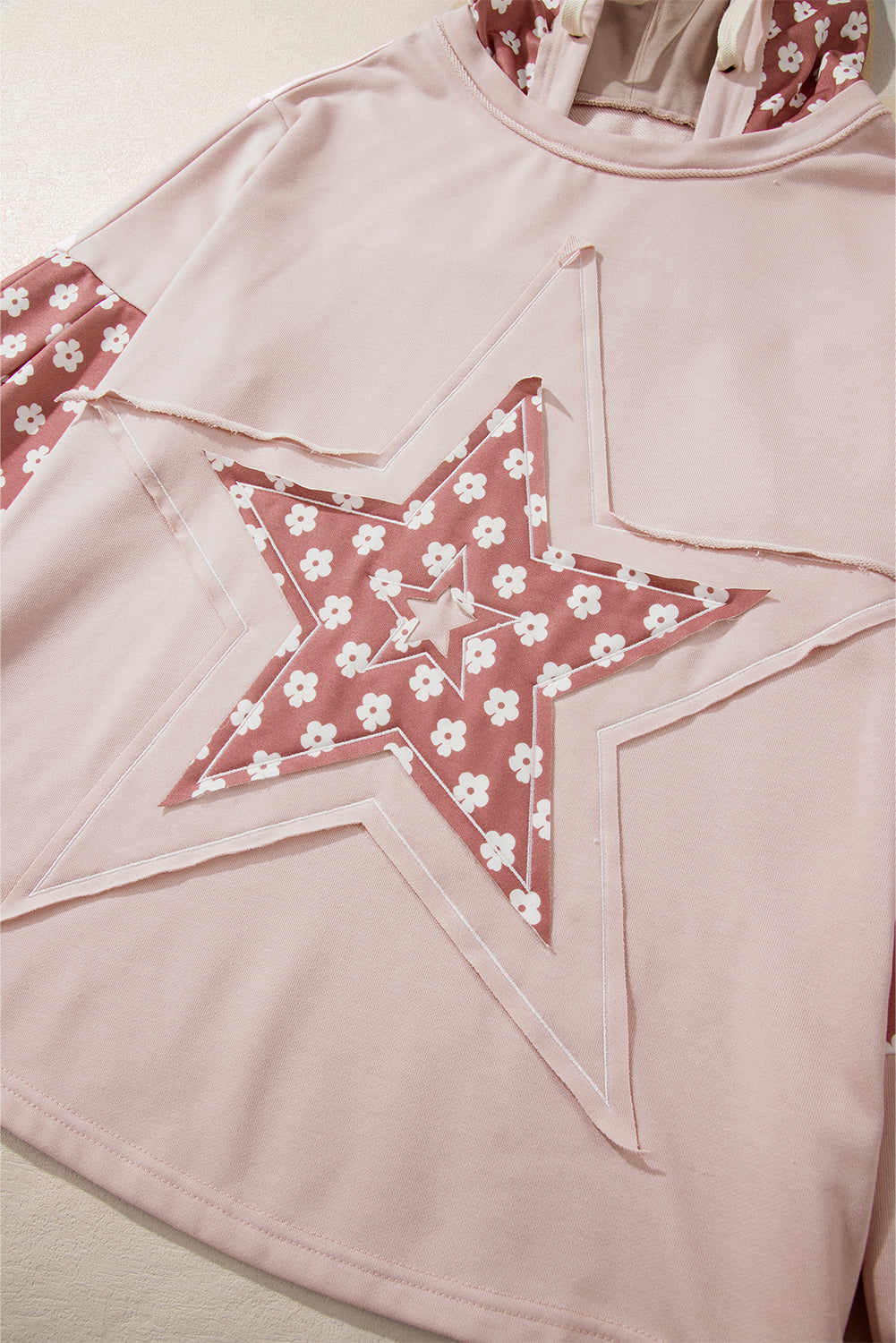 Floral Patchwork Star Pattern Drawstring HoodieFeatures: Exposed seam
Sheer: Opaque
Stretch: Slightly stretchy
Material composition: 65% polyester, 35% cotton
Care instructions: Machine wash cold. Tumble dry low.Floral Patchwork Star Pattern Drawstring HoodieCoatsFloral Patchwork Star Pattern Drawstring Hoodie