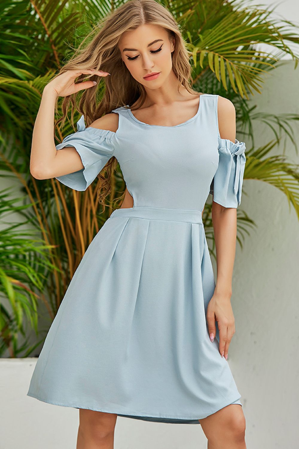 Cutout Tied Cold-Shoulder DressType: Casual dresses
Sizing category: Regular
Pattern type: Solid
Style: Casual
Features: Cutout, tie
Neckline: Scoop neck
Length: Knee Length
Sleeve length: Half slCutout Tied Cold-Shoulder DressDressesCutout Tied Cold-Shoulder Dress