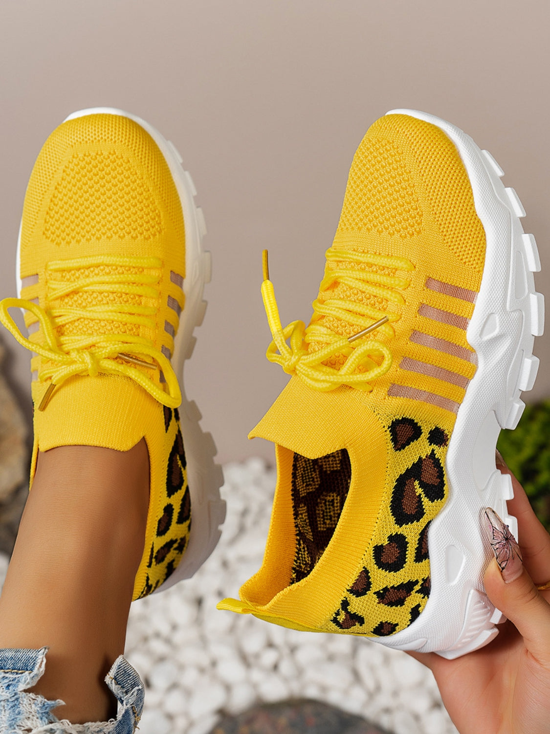 Cutout Leopard Lace Up Mesh AthleticIncludes: Box not included
Heel height: Flats
Material: Rubber, Mesh, PU
Imported
Product Measurements (Measurements by inches) &amp; Size Conversion

Size
Foot lengCutout Leopard LaceCutout Leopard Lace