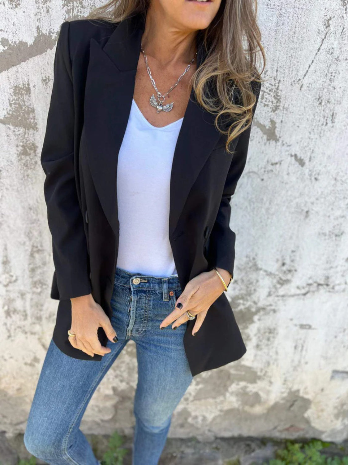 Full Size Collared Neck Long Sleeve BlazerFeatures: Buttoned
Thickness: Normal
Body: Not lined
Material composition: 100% polyester
Care instructions: Machine wash cold. Tumble dry low.
Imported
Product MeasFull Size Collared Neck Long Sleeve BlazerFull Size Collared Neck Long Sleeve Blazer