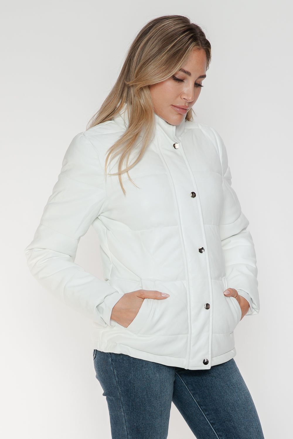 YMI Pocketed Zip Up Turtleneck Puffer JacketThe Pocketed Zip Up Turtleneck Puffer Jacket is a chic and practical choice for colder weather. With its cozy turtleneck design, zip-up front, and convenient pocketsYMI Pocketed ZipYMI Pocketed Zip