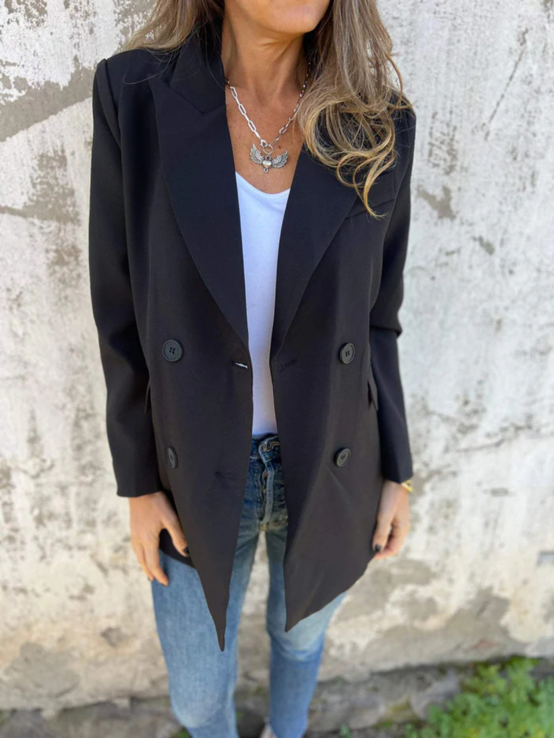 Full Size Collared Neck Long Sleeve BlazerFeatures: Buttoned
Thickness: Normal
Body: Not lined
Material composition: 100% polyester
Care instructions: Machine wash cold. Tumble dry low.
Imported
Product MeasFull Size Collared Neck Long Sleeve BlazerFull Size Collared Neck Long Sleeve Blazer