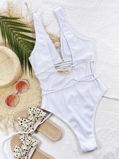 Ribbed Lace Up One-Piece SwimsuitFeatures: Lace-up
Chest pad: Removable padding
Underwire: No underwire
Stretch: Stretchy
Material composition: 82% polyester, 18% elastane
Care instructions: MachineRibbed LaceRibbed Lace