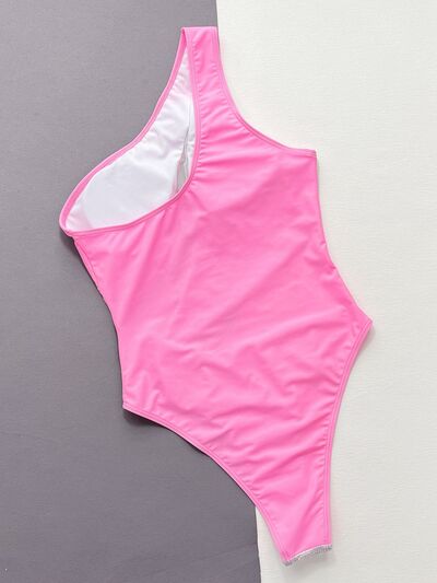 Contrast Panel One-Piece SwimsuitFeatures: Basic style
Chest pad: Removable padding
Underwire: No underwire
Stretch: Stretchy
Material composition: 80% nylon, 20% spandex
Care instructions: Machine Contrast PanelContrast Panel