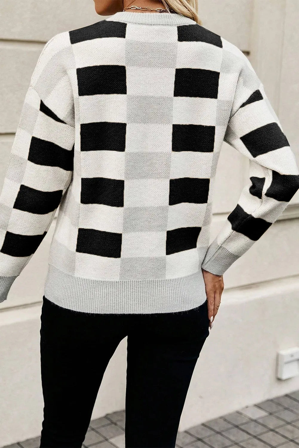 Color Block Round Neck SweaterFeatures: Basic style
Stretch: Slightly stretchy
Material composition: 50% viscose, 28% polyester, 22% polyamide
Care instructions: Machine wash cold. Tumble dry lowColor Block Round Neck SweaterTee ShirtColor Block Round Neck Sweater