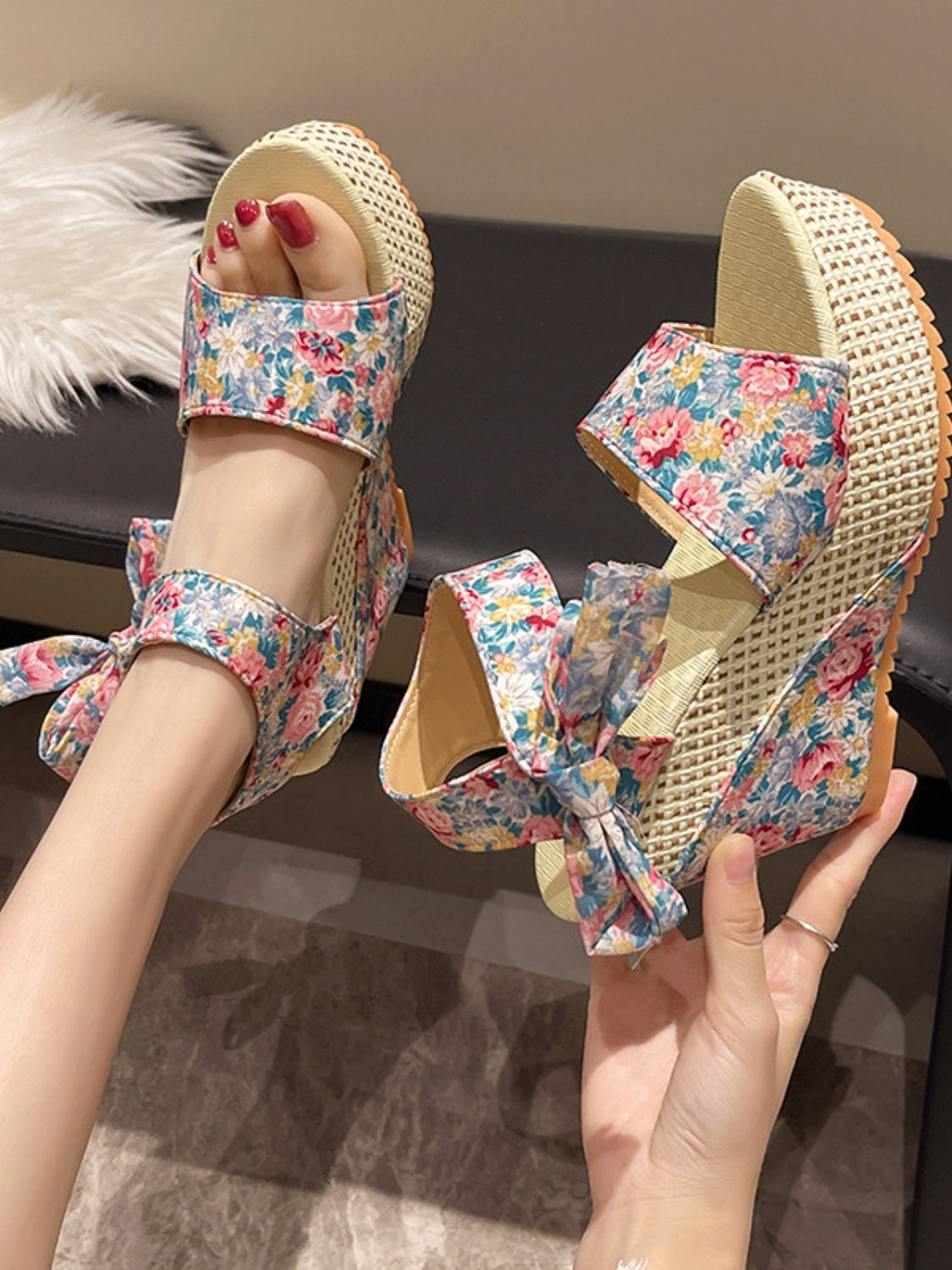 Floral Tied High Heel SandalsIncludes: Box not included
Heel height: High heels
Material: Rubber, PU
Imported
Product Measurements (Measurements by inches) &amp; Size Conversion

Size
Foot lengtFloral Tied High Heel SandalsFloral Tied High Heel Sandals