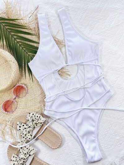 Ribbed Lace Up One-Piece SwimsuitFeatures: Lace-up
Chest pad: Removable padding
Underwire: No underwire
Stretch: Stretchy
Material composition: 82% polyester, 18% elastane
Care instructions: MachineRibbed LaceRibbed Lace