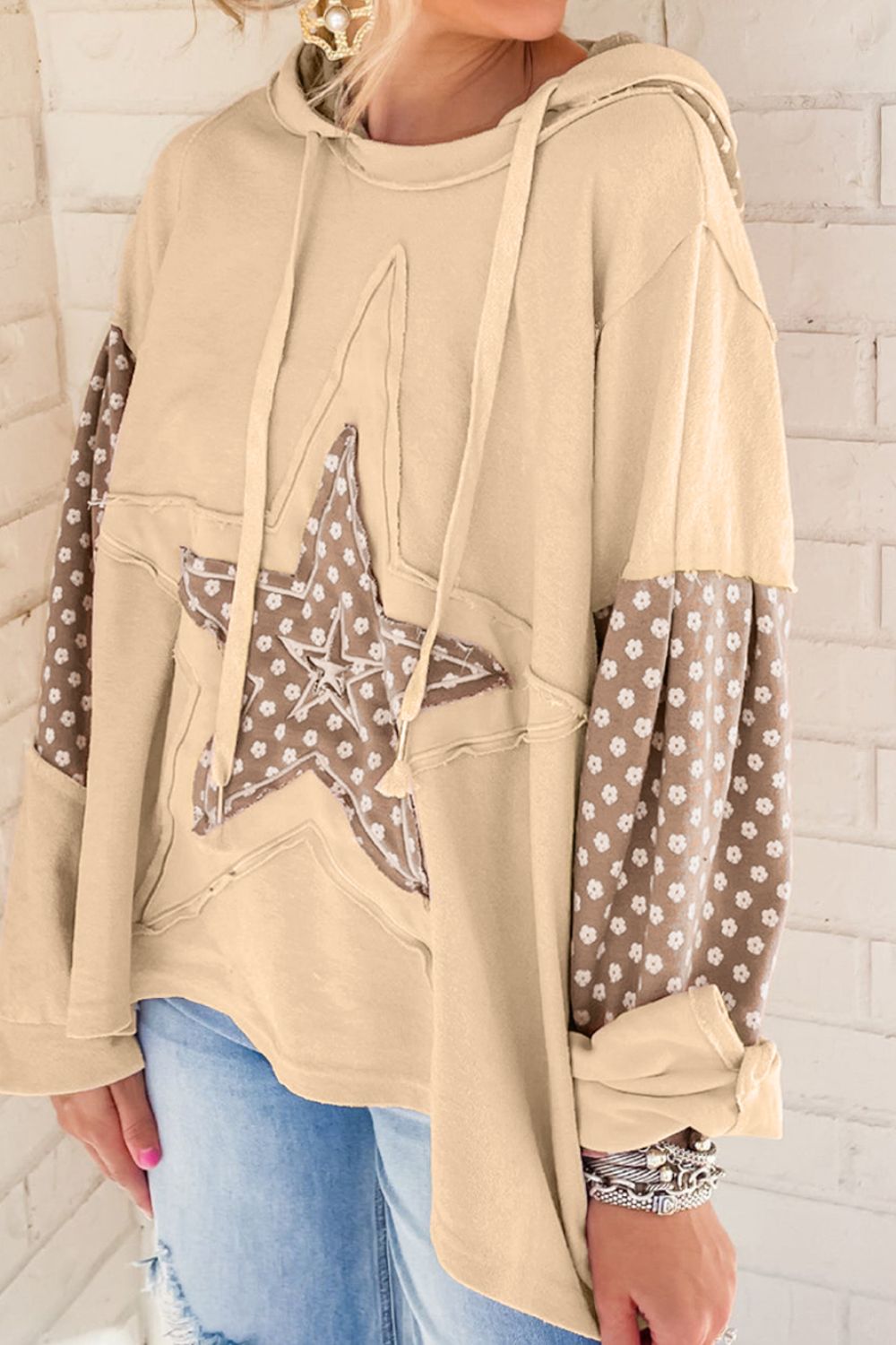 Floral Patchwork Star Pattern Drawstring HoodieFeatures: Exposed seam
Sheer: Opaque
Stretch: Slightly stretchy
Material composition: 65% polyester, 35% cotton
Care instructions: Machine wash cold. Tumble dry low.Floral Patchwork Star Pattern Drawstring HoodieCoatsFloral Patchwork Star Pattern Drawstring Hoodie