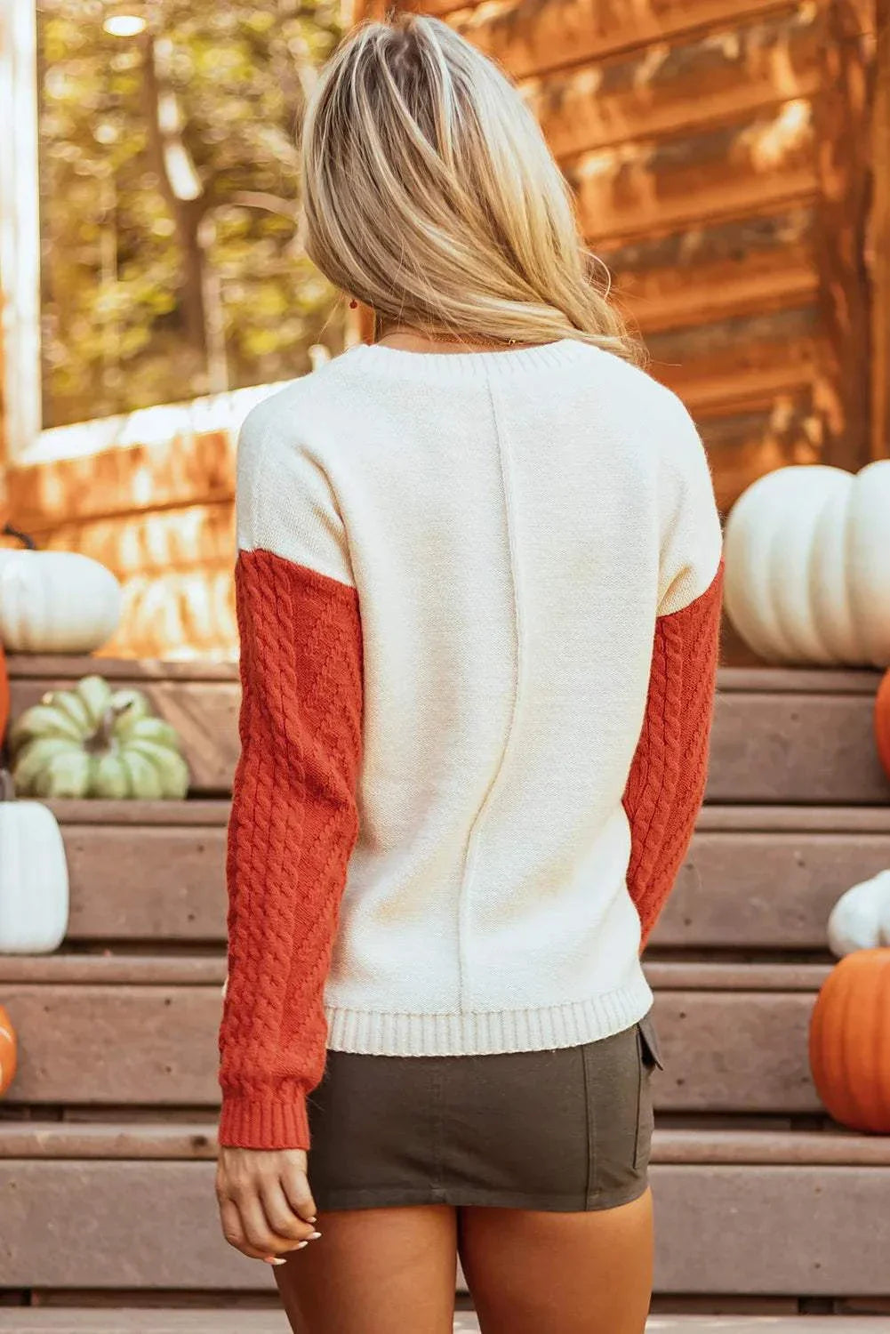 Color Block Round Neck Long Sleeve SweaterFeatures: Pocketed
Stretch: Slightly stretchy
Material composition: 65% acrylic, 35% polyamide
Care instructions: Machine wash cold. Tumble dry low.
Imported
ProductColor Block Round Neck Long Sleeve SweaterColor Block Round Neck Long Sleeve Sweater