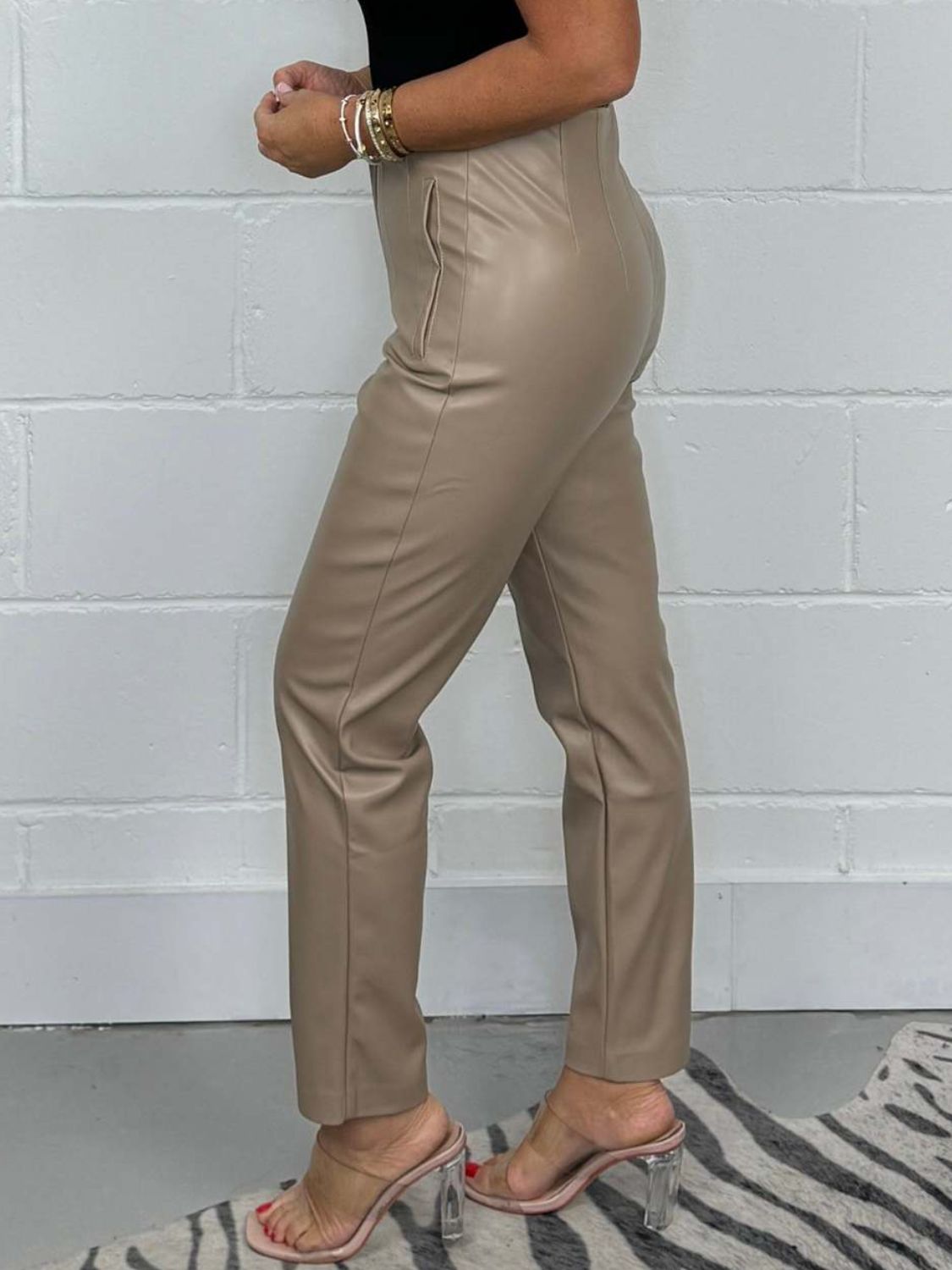 Full Size High Waist Straight Pants Plus SizeFeatures: Buttoned
Sheer: Opaque
Material composition: 100% polyester
Care instructions: Machine wash cold. Tumble dry low.
Imported
Product Measurements (MeasuremenFull Size High Waist Straight PantsFull Size High Waist Straight Pants