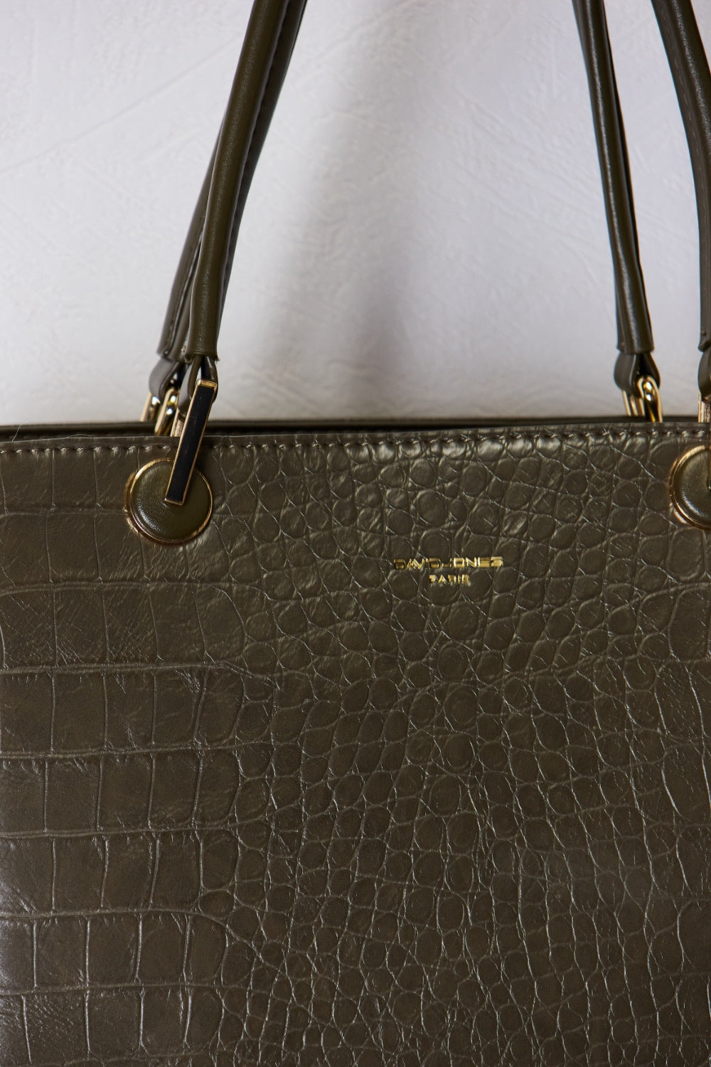 David Jones Texture PU Leather HandbagThe texture PU leather handbag is a fashion-forward accessory that adds a touch of luxury to any outfit. Made from high-quality PU leather, it showcases a unique texDavid Jones Texture PU Leather HandbagDavid Jones Texture PU Leather Handbag