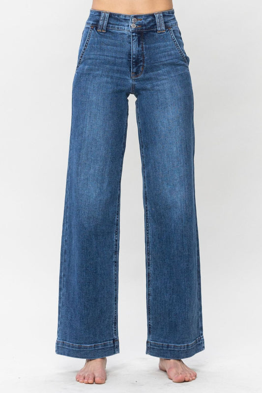 Judy Blue Full Size Double Button Wide Leg JeansHigh Rise Double button wide leg jeans are stylish wide leg jeans with a unique design and two buttons to add personality. Its loose pant leg cut, is comfortable andJudy Blue Full Size Double Button Wide Leg JeansJudy Blue Full Size Double Button Wide Leg Jeans