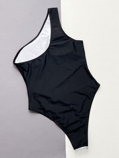 Contrast Panel One-Piece SwimsuitFeatures: Basic style
Chest pad: Removable padding
Underwire: No underwire
Stretch: Stretchy
Material composition: 80% nylon, 20% spandex
Care instructions: Machine Contrast PanelContrast Panel