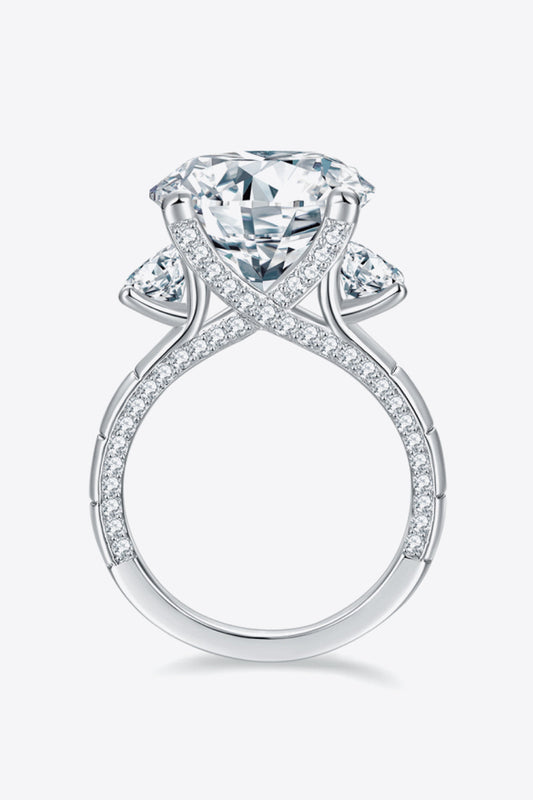 8.6 Carat Moissanite Platinum-Plated RingStyle: Modern
Appearance: Minimalist design
Material: 925 sterling silver, moissanite, platinum-plated
Craft: Polished
Care: Avoid wearing during exercise, as sweat 8Ring8