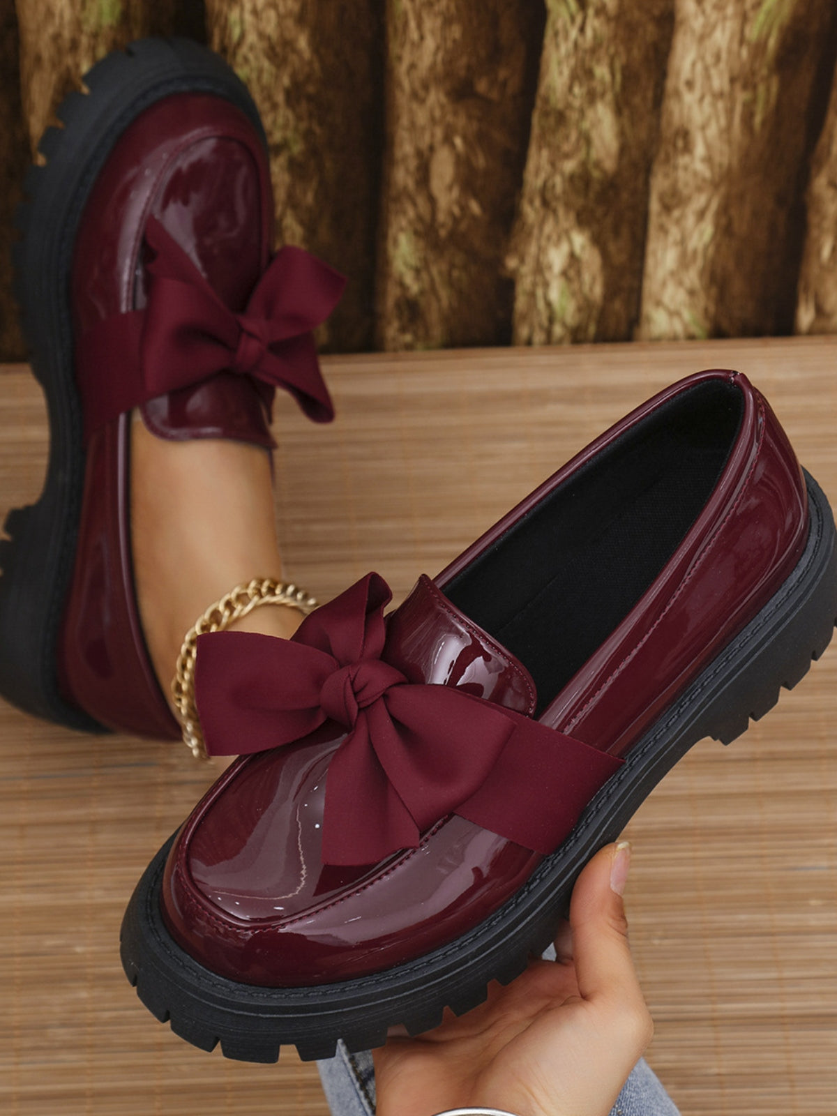 Bow PU Leather Round Toe LoafersIncludes: Box not included
Heel height: Mid heels
Material: Rubber, PU leather
Imported
Product Measurements (Measurements by inches) &amp; Size Conversion

Size
FooBow PU Leather Round Toe LoafersBow PU Leather Round Toe Loafers