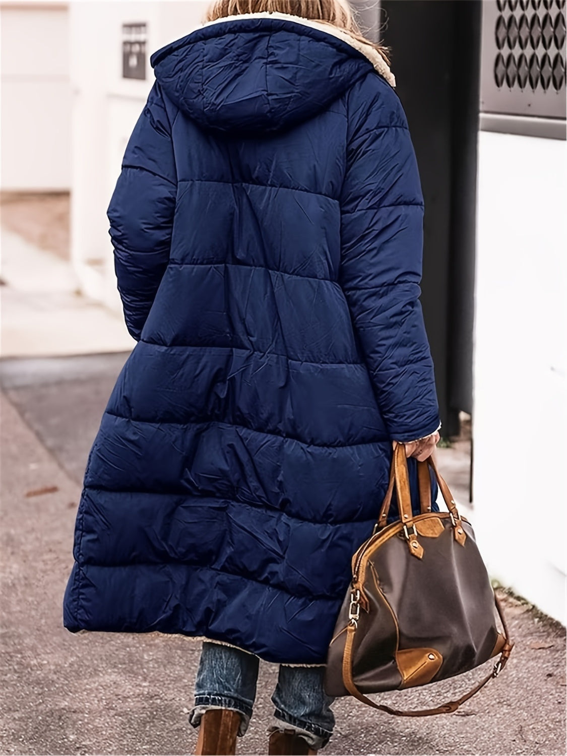 Full Size Zip Up Sherpa Hooded CoatFeatures: Basic style
Thickness: Normal
Body: Not lined
Material composition: 100% polyester
Care instructions: Machine wash cold. Tumble dry low.
Imported
Product MFull Size ZipFull Size Zip