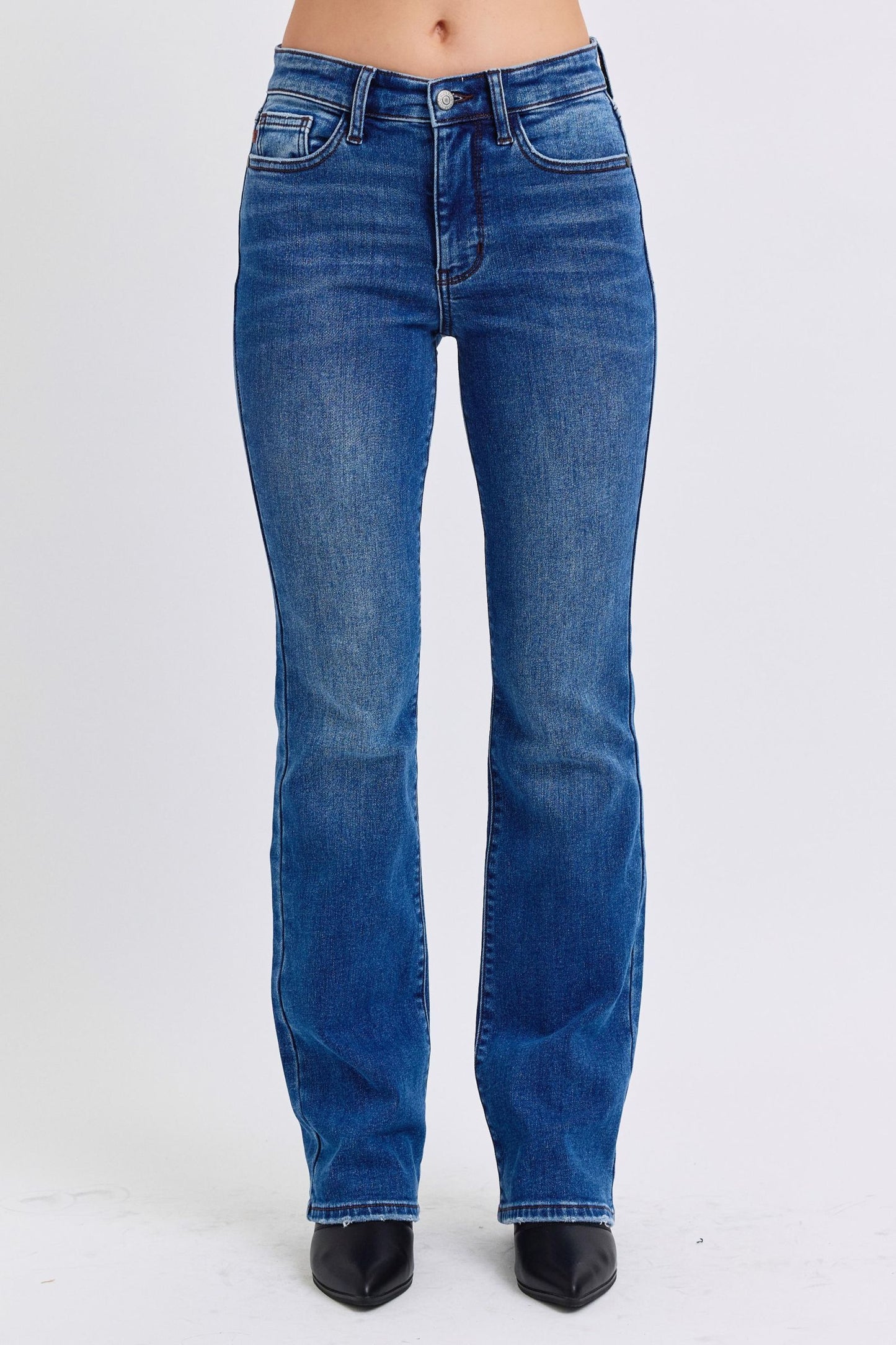 Judy Blue Full Size Run Mid-Rise Bootcut Jeans with Thermal LiningThe Mid-Rise Bootcut Jeans with thermal Lining are a versatile and timeless addition to any wardrobe. 
Featuring a mid-rise waist that offers a comfortable and flattJudy Blue Full Size Run Mid-Rise Bootcut JeansPantsJudy Blue Full Size Run Mid-Rise Bootcut Jeans