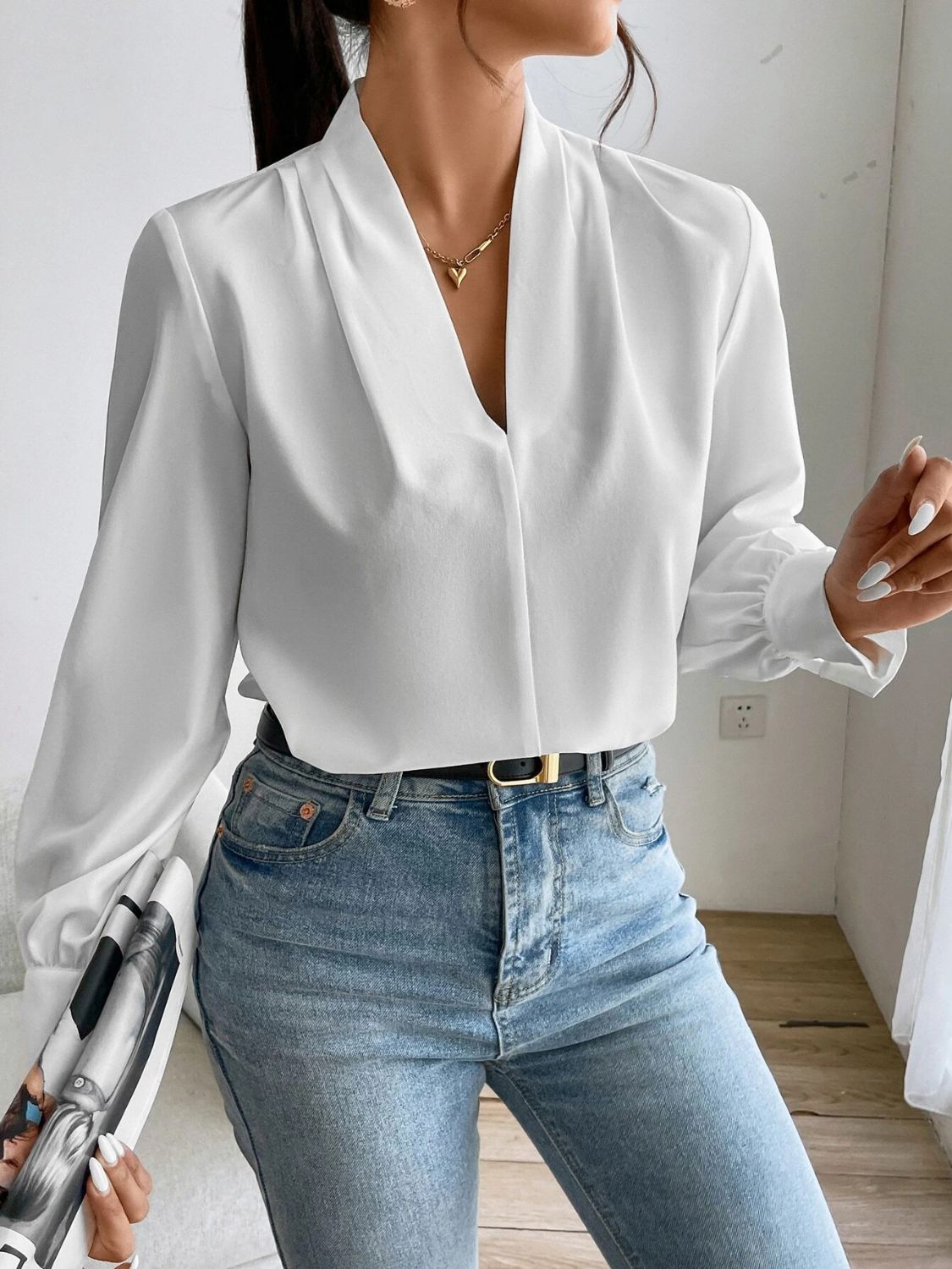 V Neck Long Sleeve TopFeatures: Basic style
Sheer: Opaque
Stretch: No stretch
Material composition: 100% polyester
Care instructions: Machine wash cold. Tumble dry low.
Imported
Product MNeck Long Sleeve TopTee ShirtNeck Long Sleeve Top