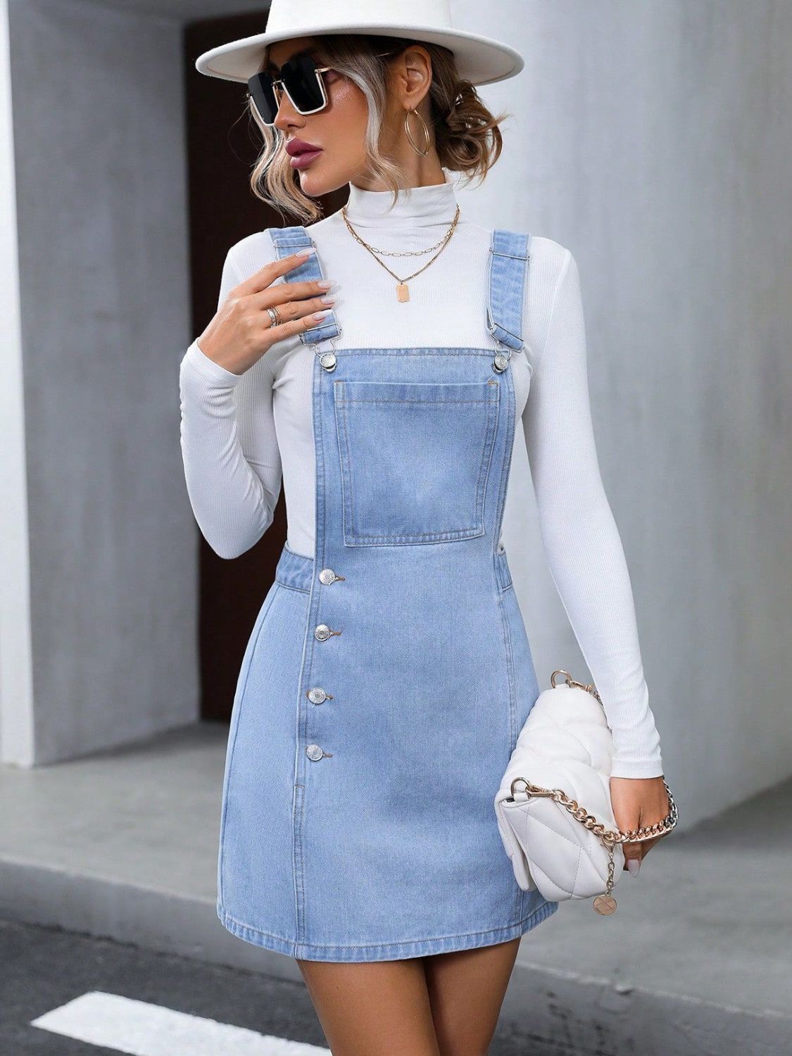 Wide Strap Denim Overall DressFeatures: Buttoned, Pocketed
Stretch: Slightly stretchy
Material composition: 85% cotton, 15% polyester.
Care instructions: Machine wash cold. Tumble dry low.
ImportWide Strap DenimWide Strap Denim