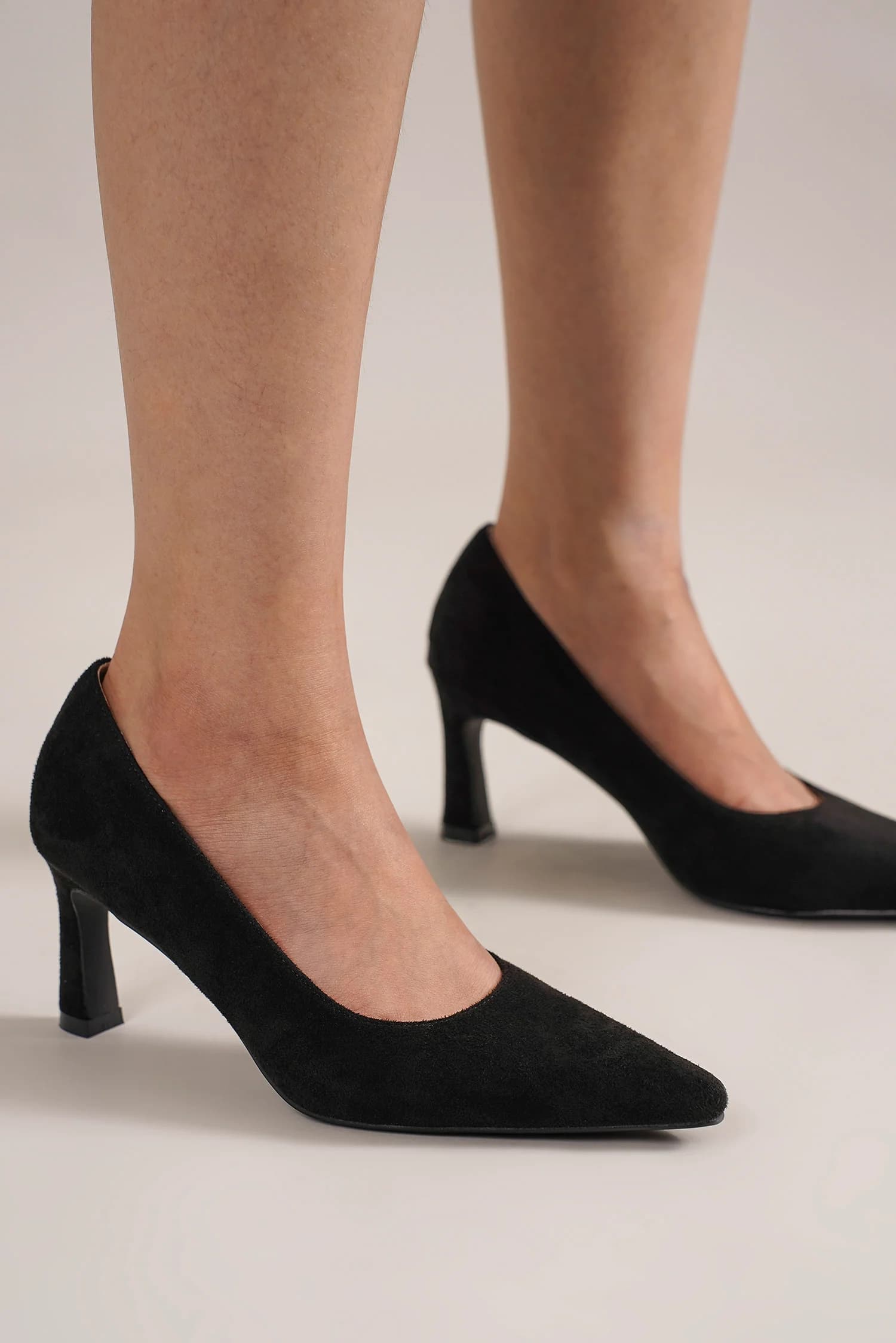 Beast Fashion Faux Suede Point Toe PumpsFaux Suede Point Toe Pumps are a classic and versatile addition to your shoe collection. These pumps feature a faux suede material that adds a touch of elegance to aBeast Fashion Faux Suede Point Toe PumpsShoesBeast Fashion Faux Suede Point Toe Pumps