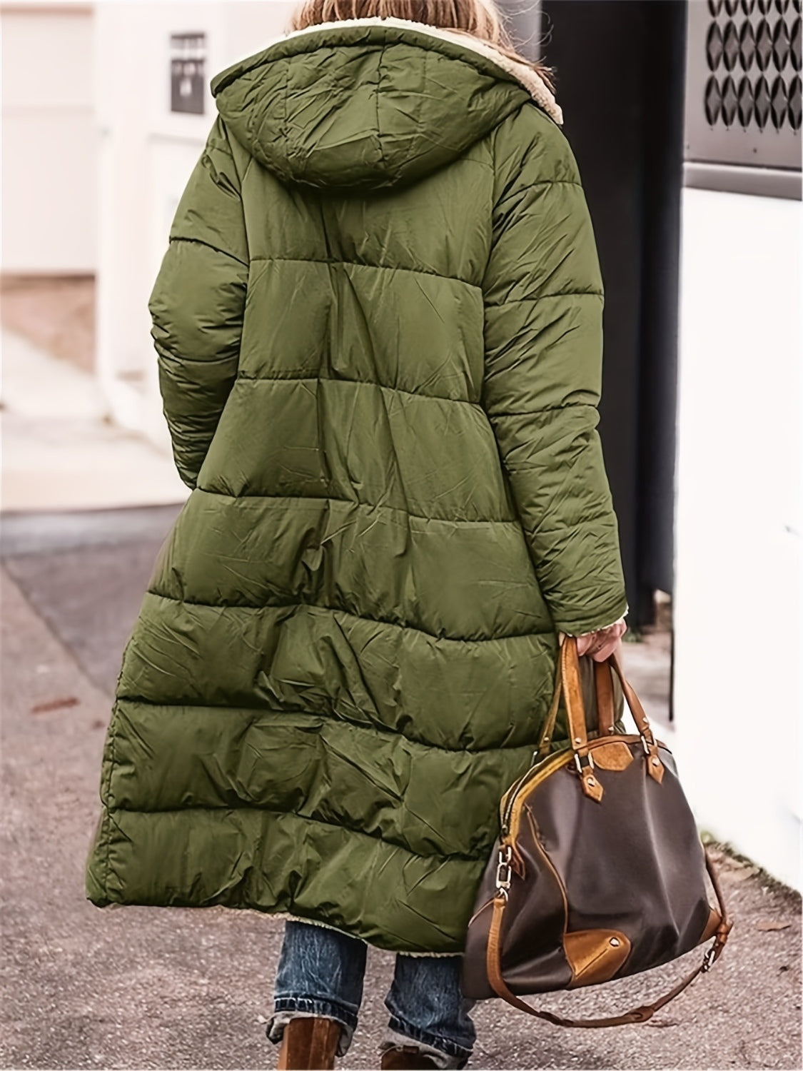 Full Size Zip Up Sherpa Hooded CoatFeatures: Basic style
Thickness: Normal
Body: Not lined
Material composition: 100% polyester
Care instructions: Machine wash cold. Tumble dry low.
Imported
Product MFull Size ZipFull Size Zip