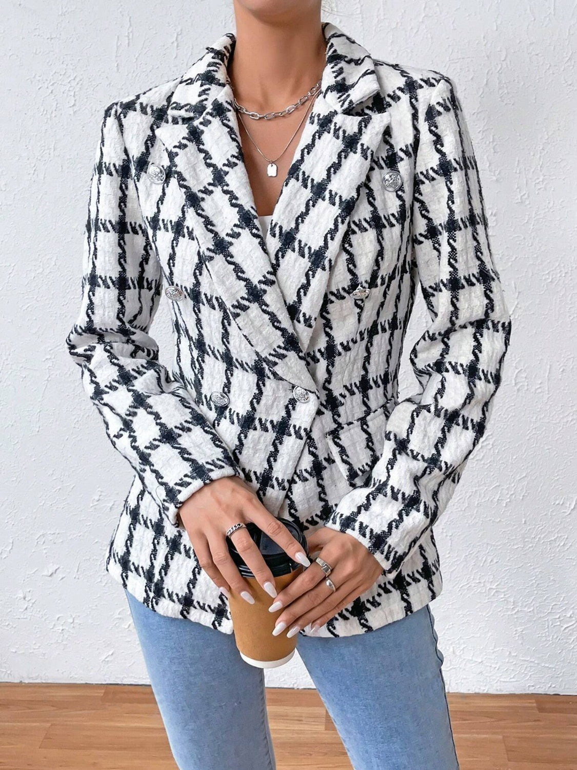 Lapel Collar Long Sleeve Blazer with PocketsFeatures: Basic style
Thickness: Normal
Body: Not lined
Material composition: 100% polyester
Care instructions: Machine wash cold. Tumble dry low.
Imported
Product MLapel Collar Long Sleeve BlazerLapel Collar Long Sleeve Blazer