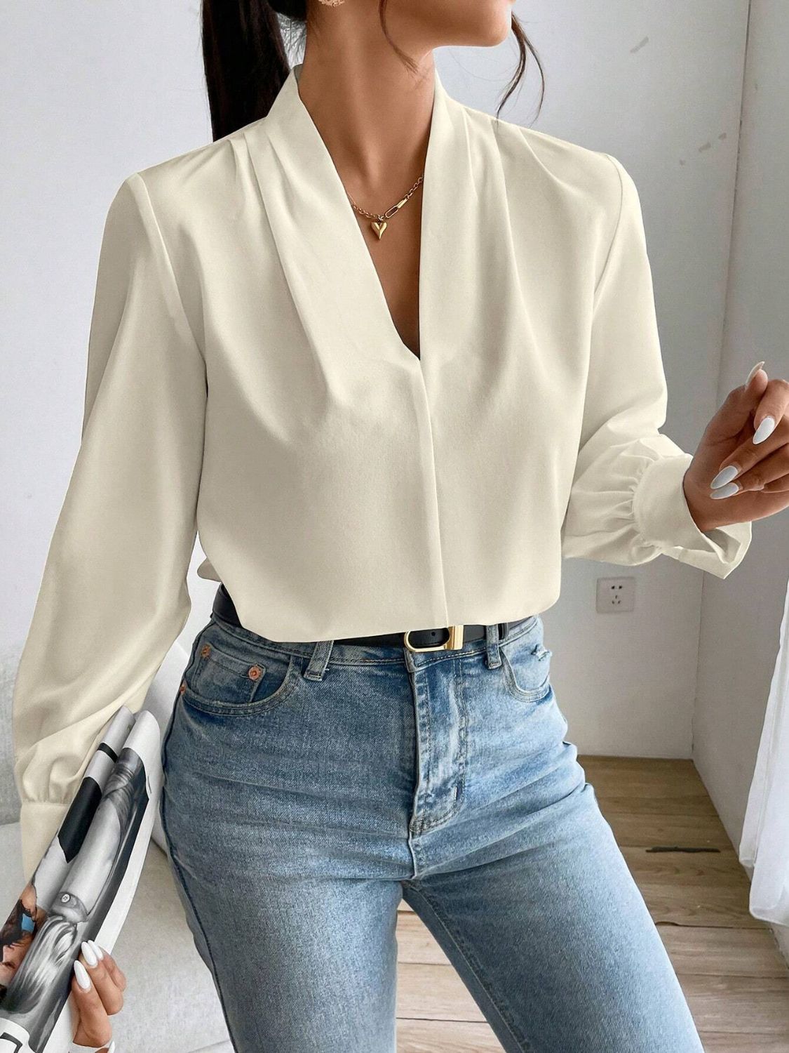 V Neck Long Sleeve TopFeatures: Basic style
Sheer: Opaque
Stretch: No stretch
Material composition: 100% polyester
Care instructions: Machine wash cold. Tumble dry low.
Imported
Product MNeck Long Sleeve TopTee ShirtNeck Long Sleeve Top