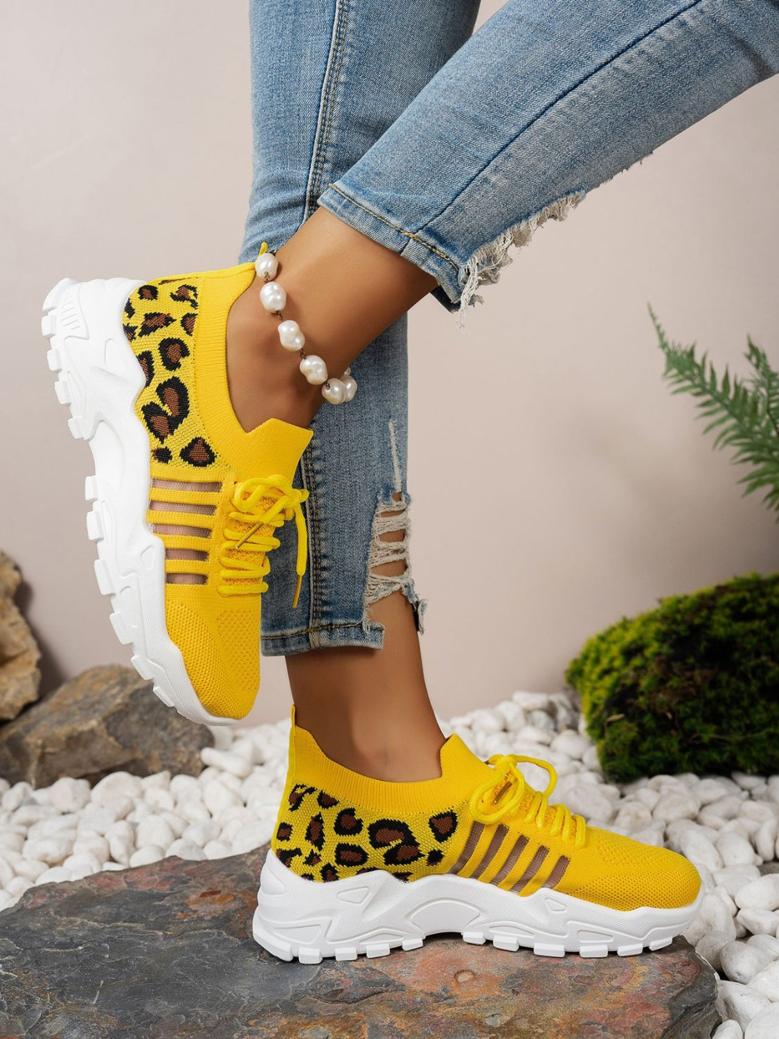 Cutout Leopard Lace Up Mesh AthleticIncludes: Box not included
Heel height: Flats
Material: Rubber, Mesh, PU
Imported
Product Measurements (Measurements by inches) &amp; Size Conversion

Size
Foot lengCutout Leopard LaceCutout Leopard Lace