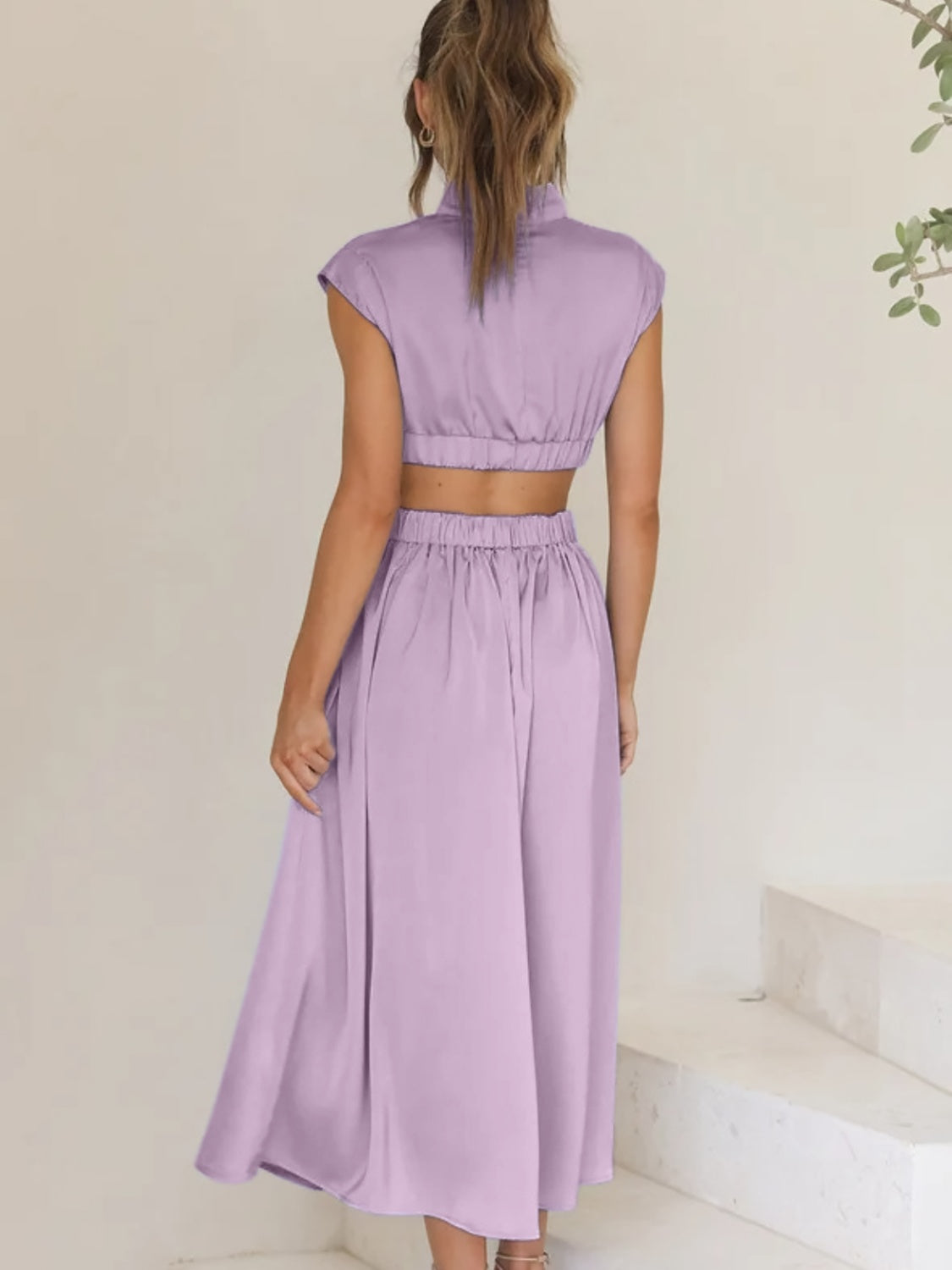 Cutout Mock Neck Sleeveless Ruched DressFeatures: Cutout
Sheer: Opaque
Stretch: Slightly stretchy
Body: Not lined
Material composition: 95% polyester, 5% spandex
Care instructions: Machine wash cold. TumblCutout Mock Neck Sleeveless Ruched DressCutout Mock Neck Sleeveless Ruched Dress